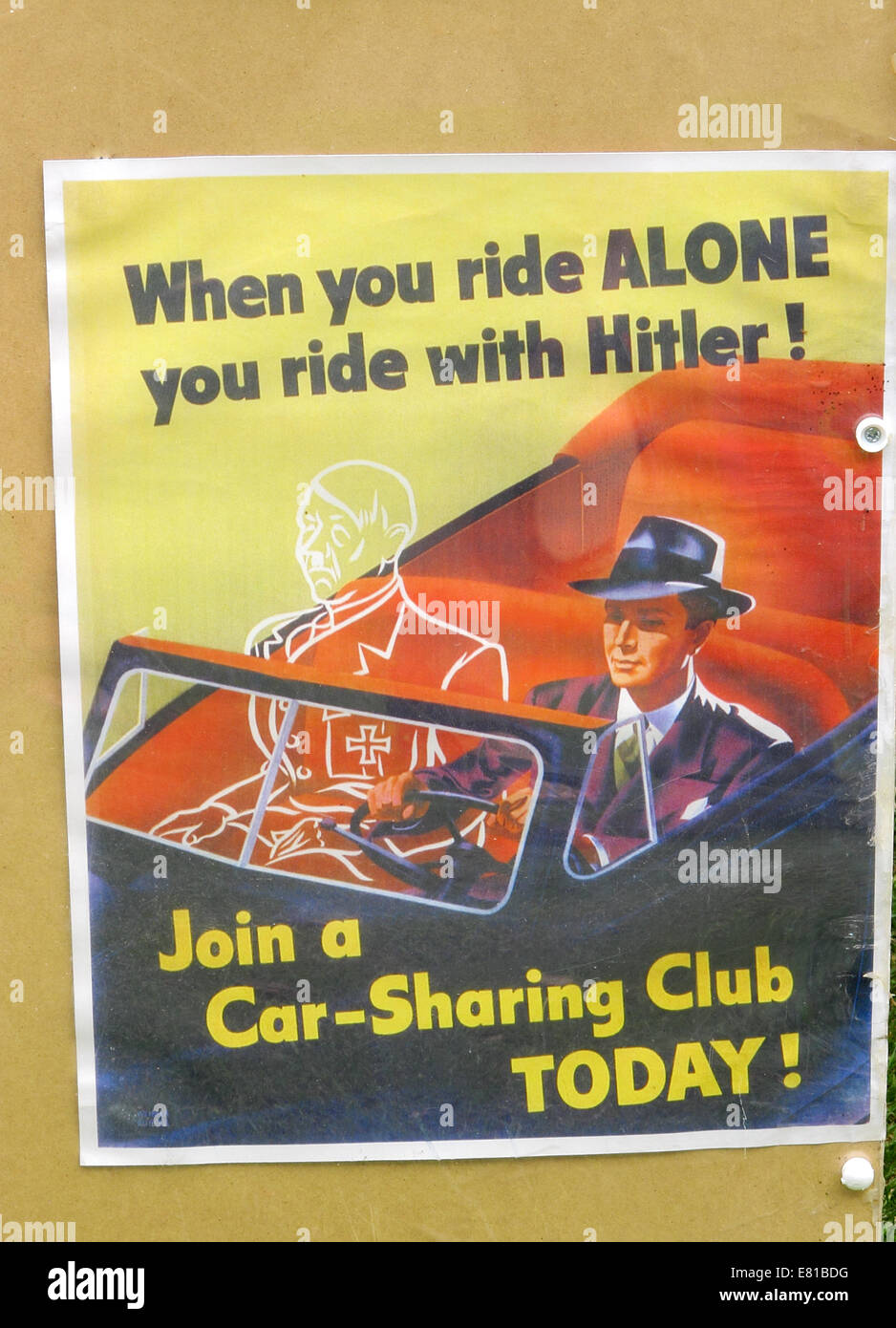 Un vecchio poster di guerra sul visualizzatore in corrispondenza di una quarantina weekend Visualizza nella parte settentrionale del Kent, Inghilterra Foto Stock