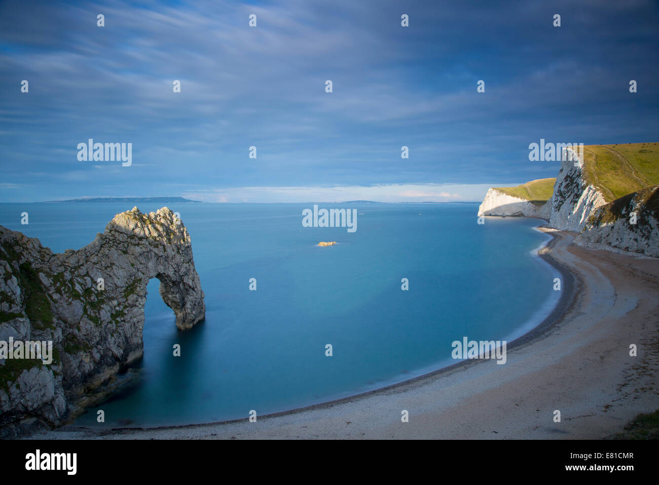 Sunrise over Durdle porta e la Jurassic Coast, Dorset, Inghilterra Foto Stock