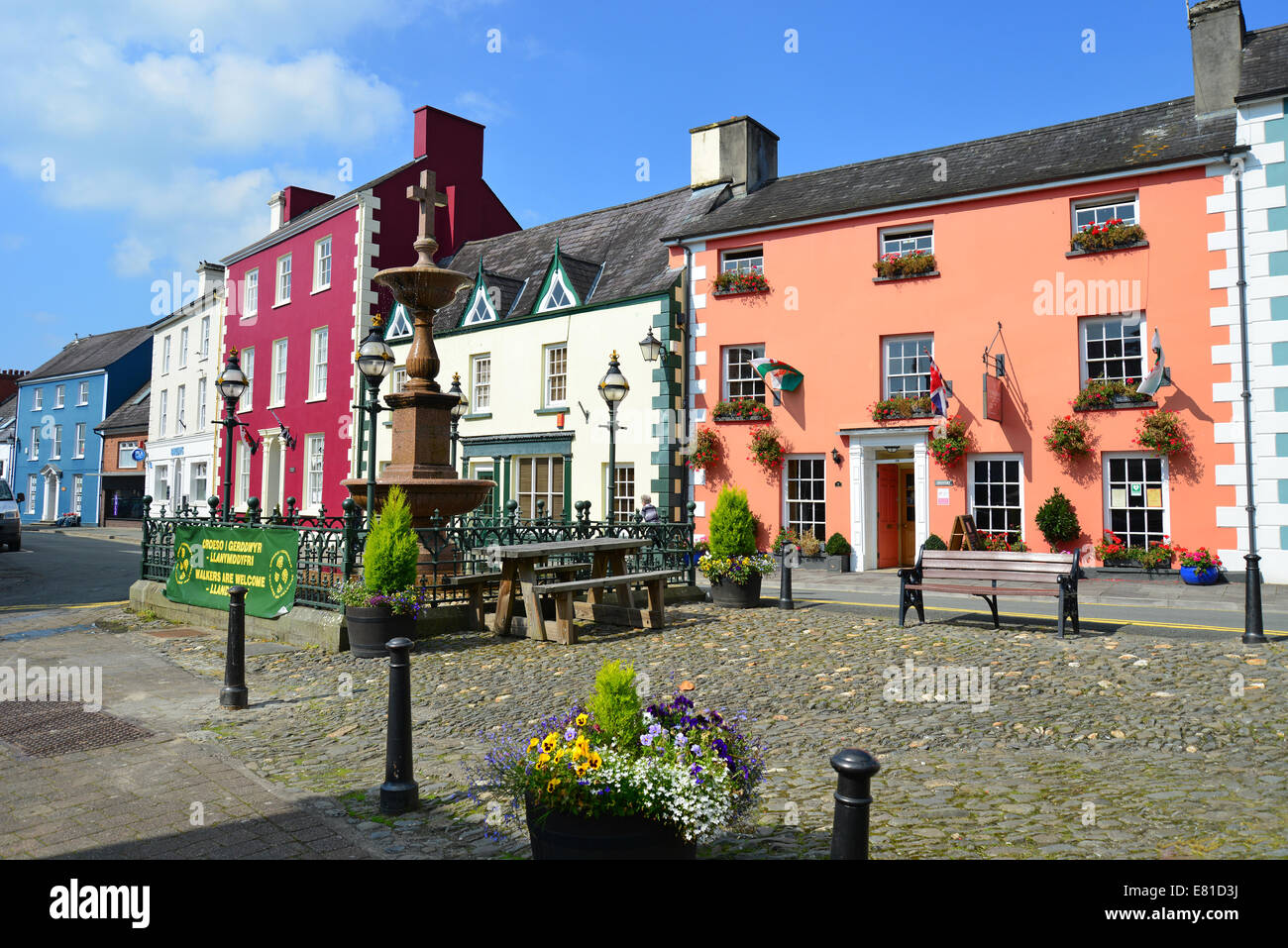 Piazza del Mercato, Llandovery (Llanymddyfri), Carmarthenshire (Sir Gaerfyrddin), Wales, Regno Unito Foto Stock