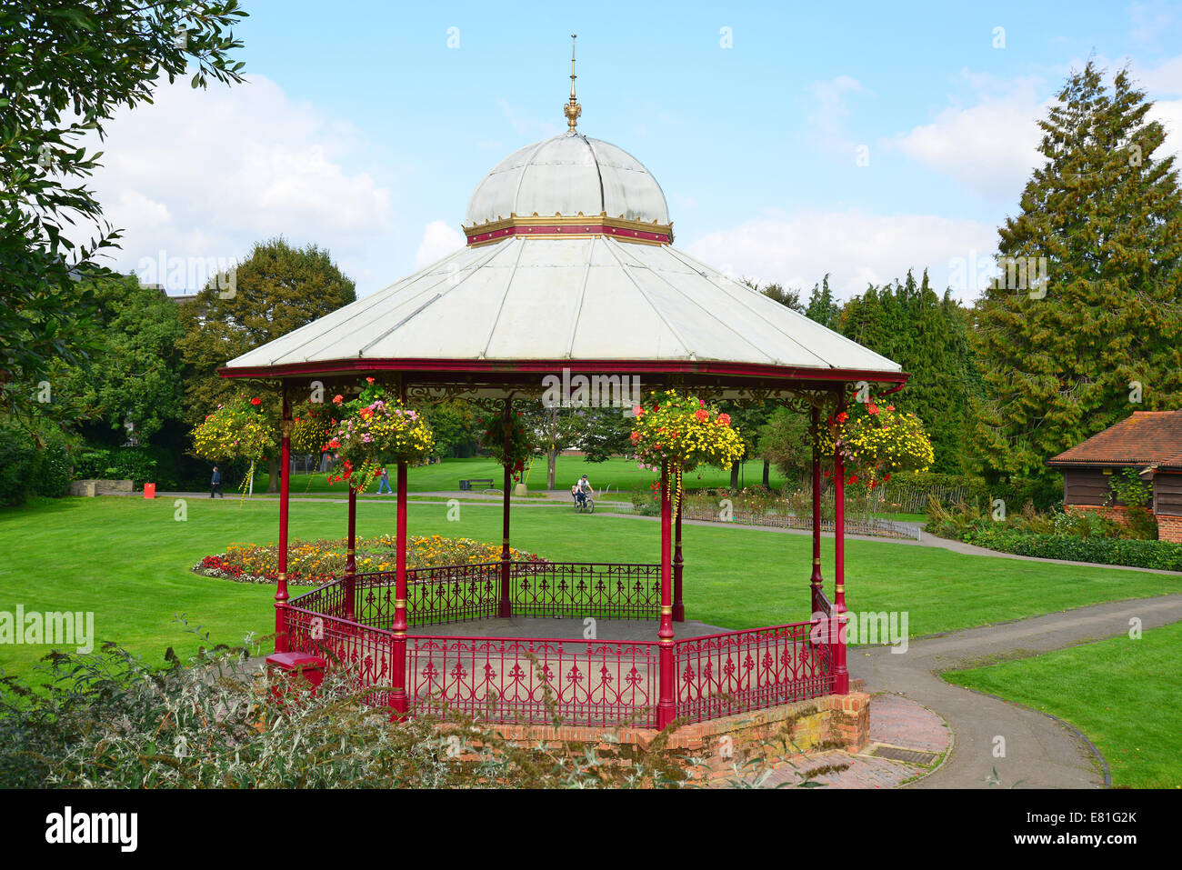 Bandstand nel Victoria Park, Newbury, Berkshire, Inghilterra, Regno Unito Foto Stock Bandstand nel Victoria Park, Newbury, Berkshire, Inghilterra, Regno Unito Foto Stock