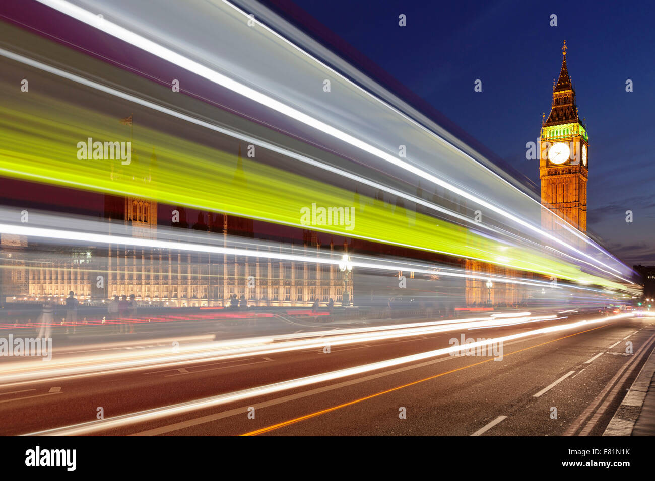 La Casa del Parlamento, il Big Ben e il fiume Tamigi e il Westminster Bridge, London, England, Regno Unito Foto Stock