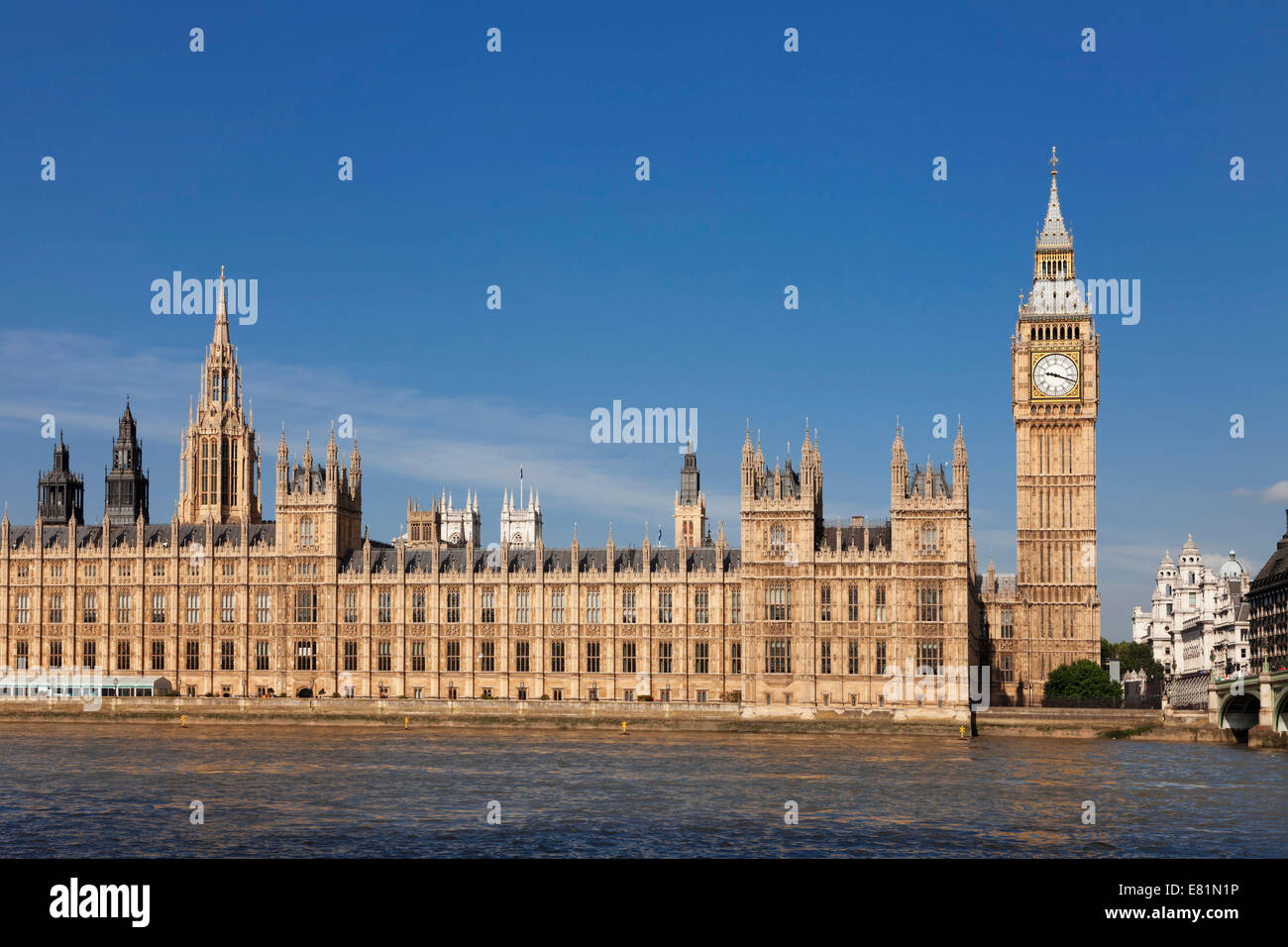 La Casa del Parlamento, il Big Ben e il fiume Tamigi e il Westminster Bridge, Thames, London, England, Regno Unito Foto Stock