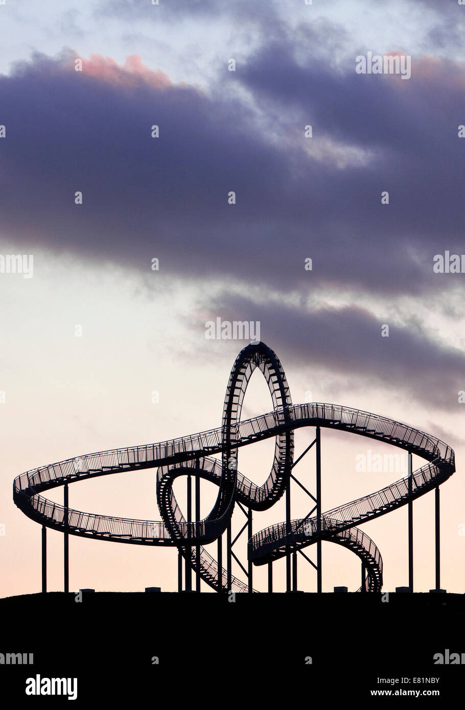 Landmark Tiger & Turtle - Magic Mountain, walk-in scultura, ira Park, Duisburg, Nord Reno-Westfalia, Germania Foto Stock