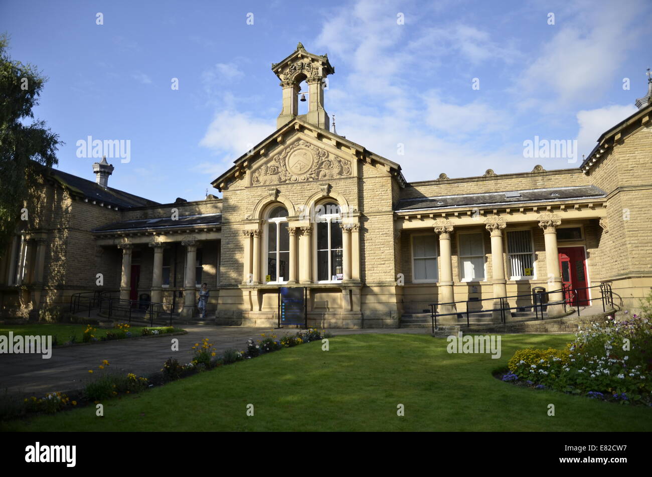 Il palazzo del sale nel modello di Saltaire town a Shipley vicino a Bradford, Yorkshire Foto Stock