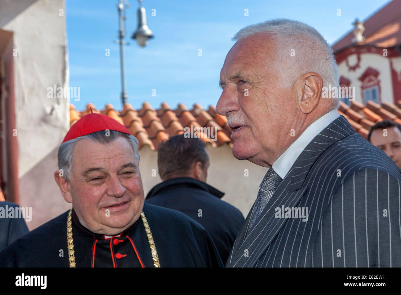 Dominik Duka (L) e Vaclav Klaus (R). ex presidente Foto Stock