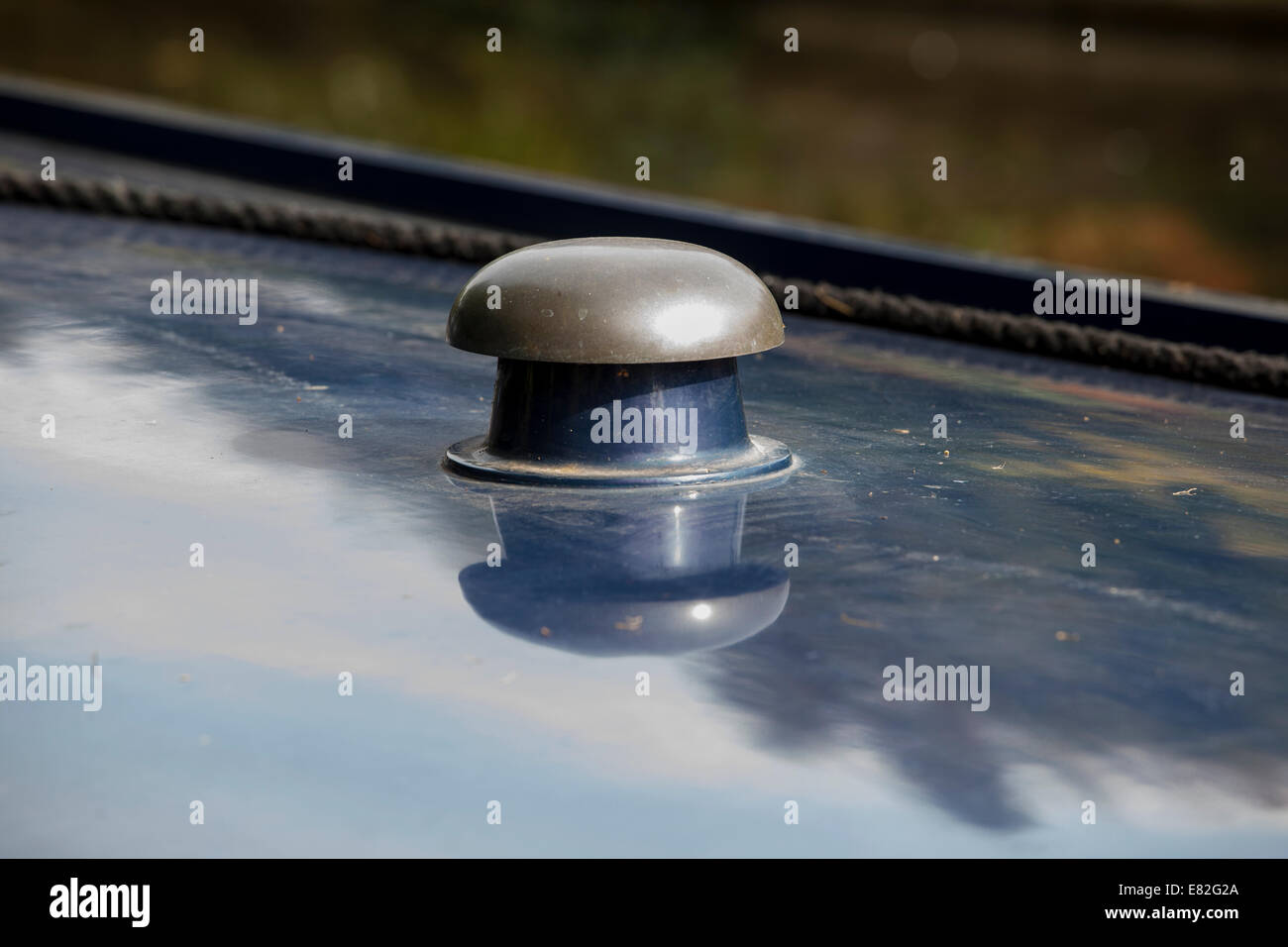 Fungo di sfiato aria su un narrowboat Foto Stock