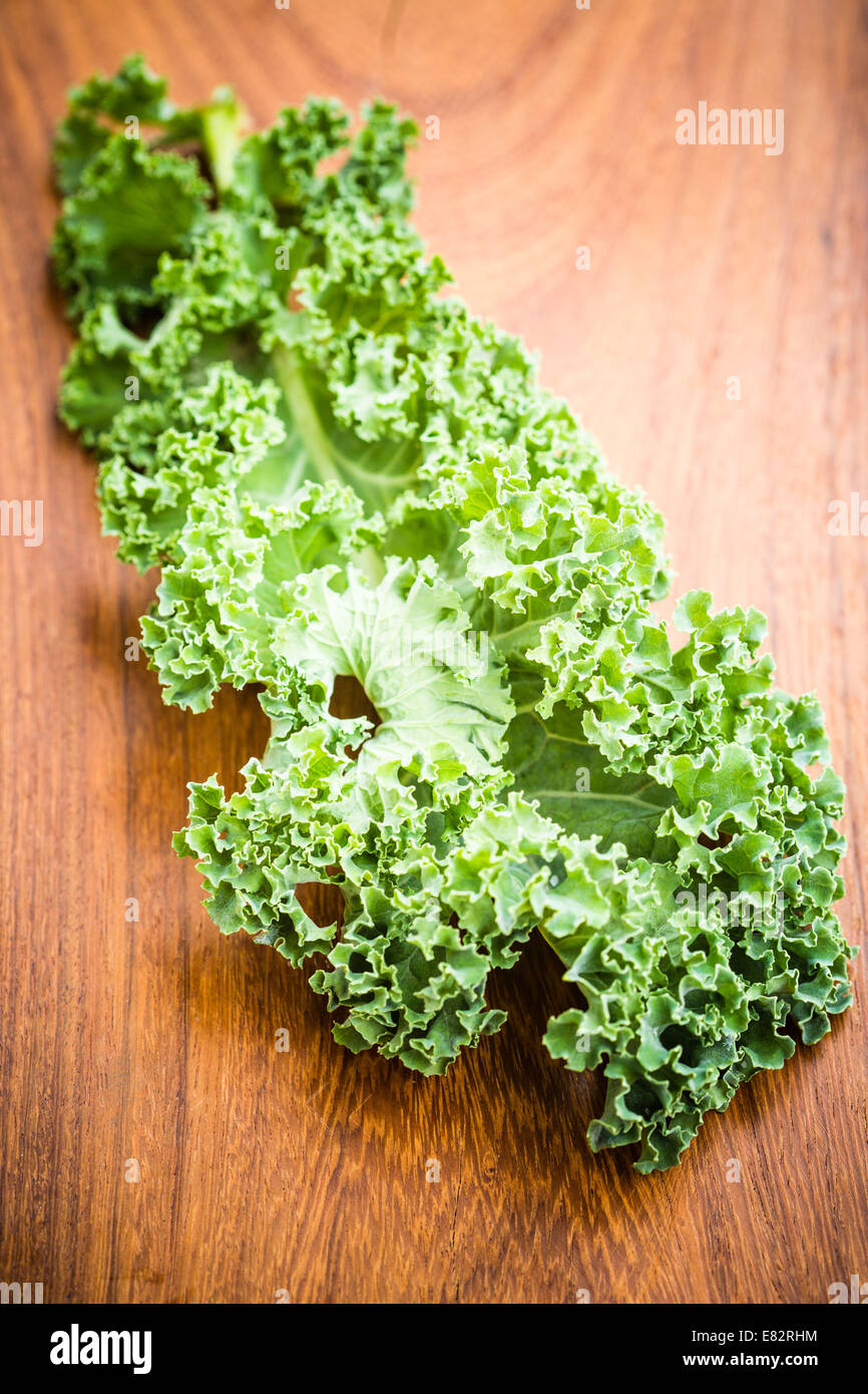 Kale (Brassica oleracea var. Sabellica L. ). Foto Stock