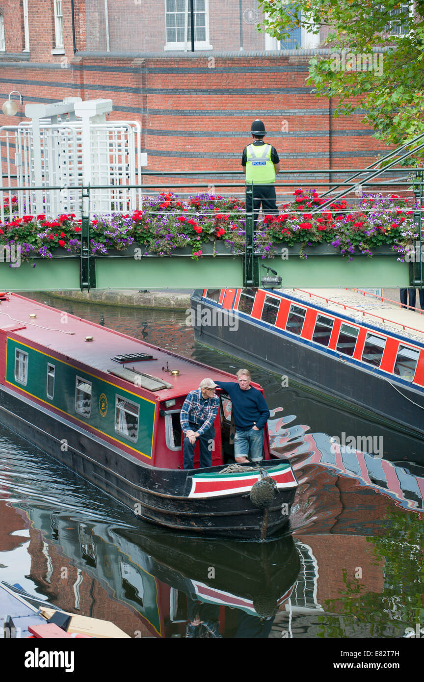 Birmingham, West Midlands, Regno Unito. Il 29 settembre 2014. Canal Cruise barca è visto il secondo giorno del congresso del partito conservatore. Credito: Graham M. Lawrence/Alamy Live News. Foto Stock