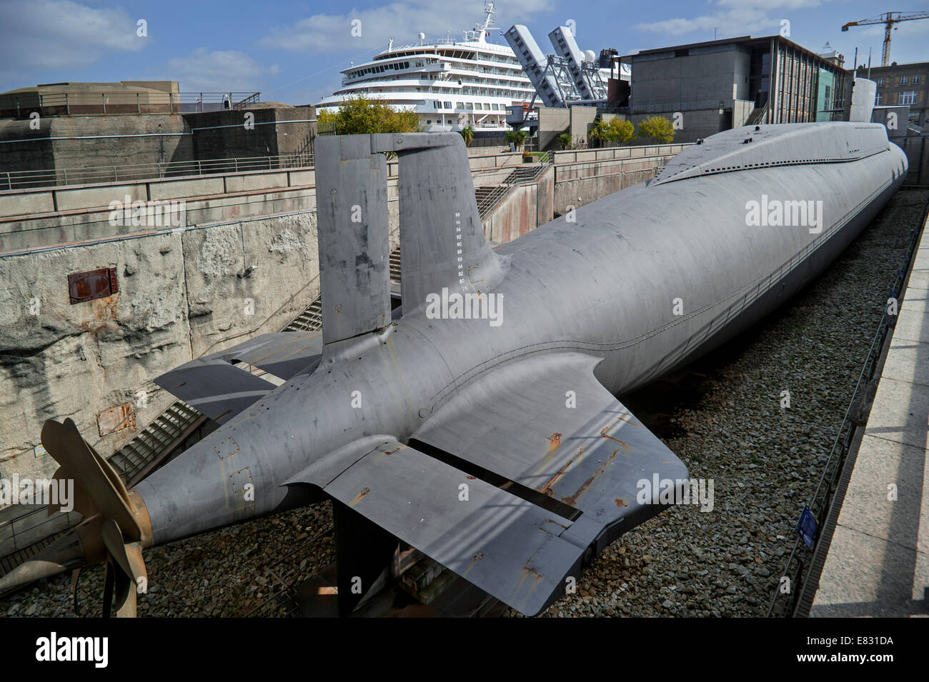 Temibile, primo SSBN missile balistico sottomarini della Marina Militare francese a Cité de la Mer , il museo marittimo di Cherbourg, Normandia Foto Stock