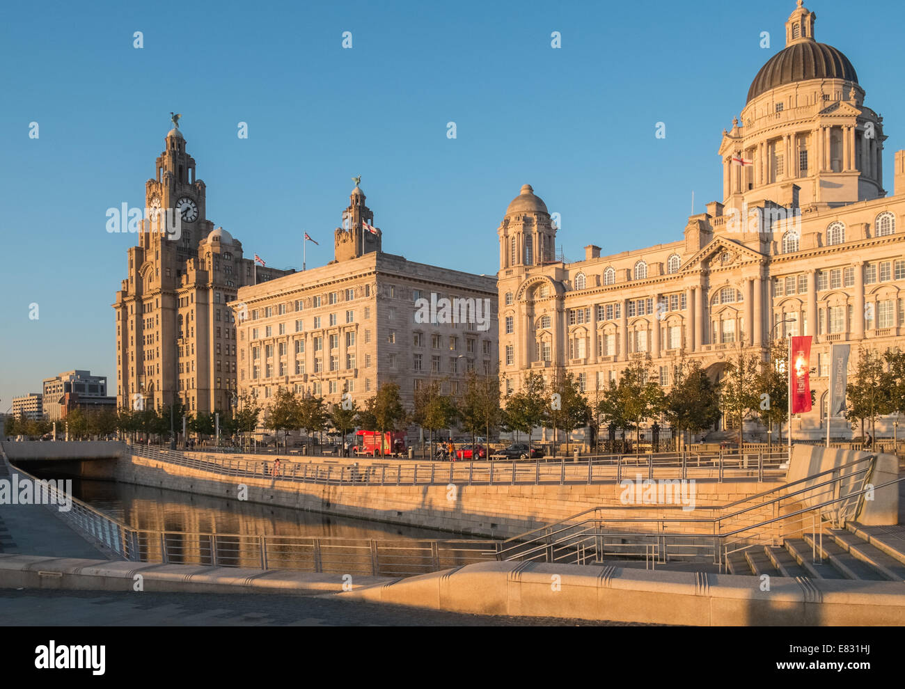 Il 'Tre Grazie', Royal Liver, Cunard e porto di Liverpool edifici, Pier Head, Liverpool, Merseyside, Regno Unito Foto Stock