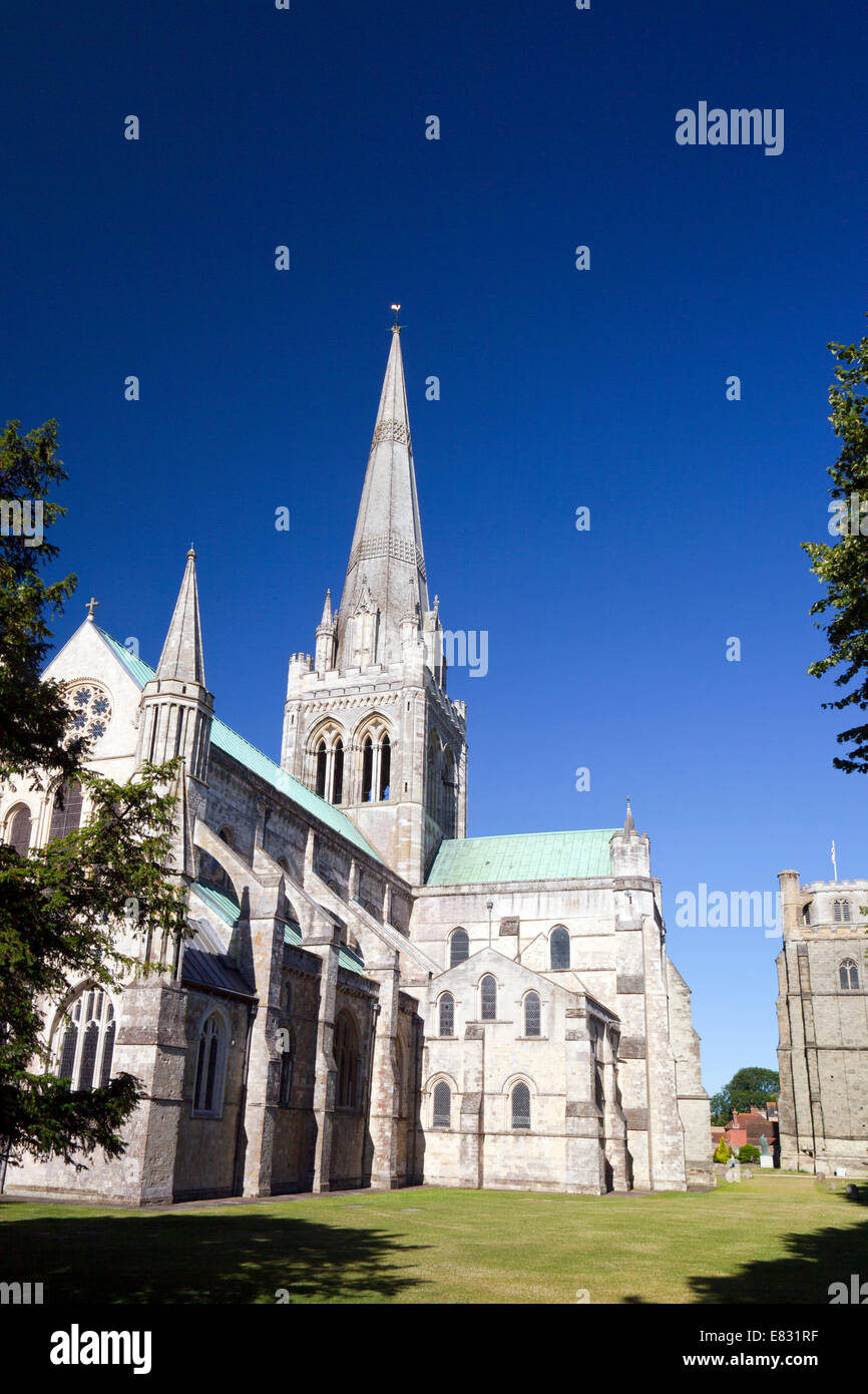 La Chiesa Cattedrale della Santissima Trinità a Chichester, West Sussex, in Inghilterra, Regno Unito Foto Stock