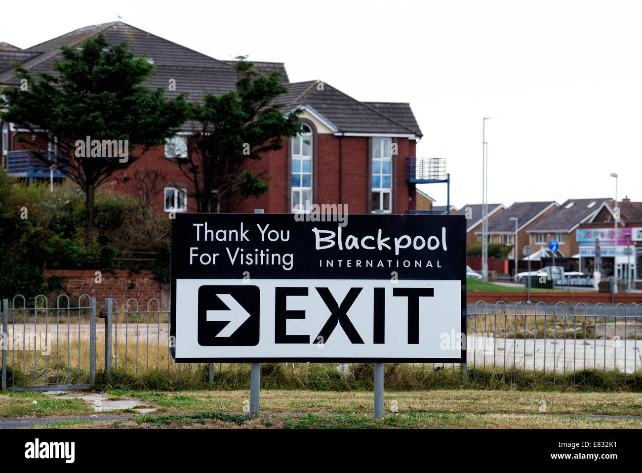 Blackpool, Lancashire: lunedì 29 settembre 2014. Balfour beatty hanno annunciato che con effetto dal 8 ottobre 2014,'Aeroporto Internazionale di Blackpool chiuderà gettando i piani di viaggio di migliaia di persone in fermento e lasciando migliaia di più coloro che sono attualmente all'estero, non sa come si arriva a casa. Credito: barrie harwood/alamy live news Foto Stock