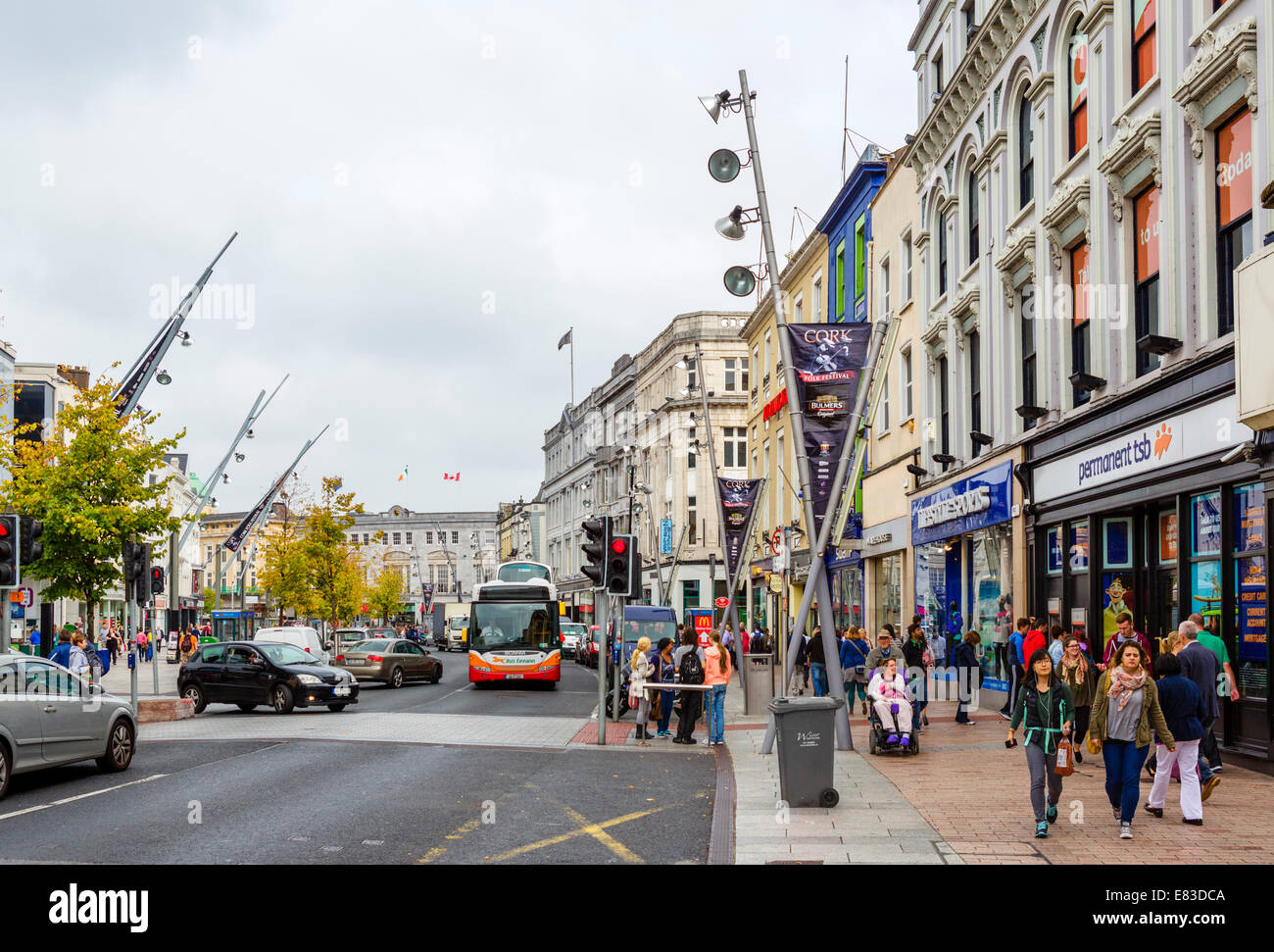 I negozi di St Patrick Street nel centro della città di Cork County Cork, Repubblica di Irlanda Foto Stock