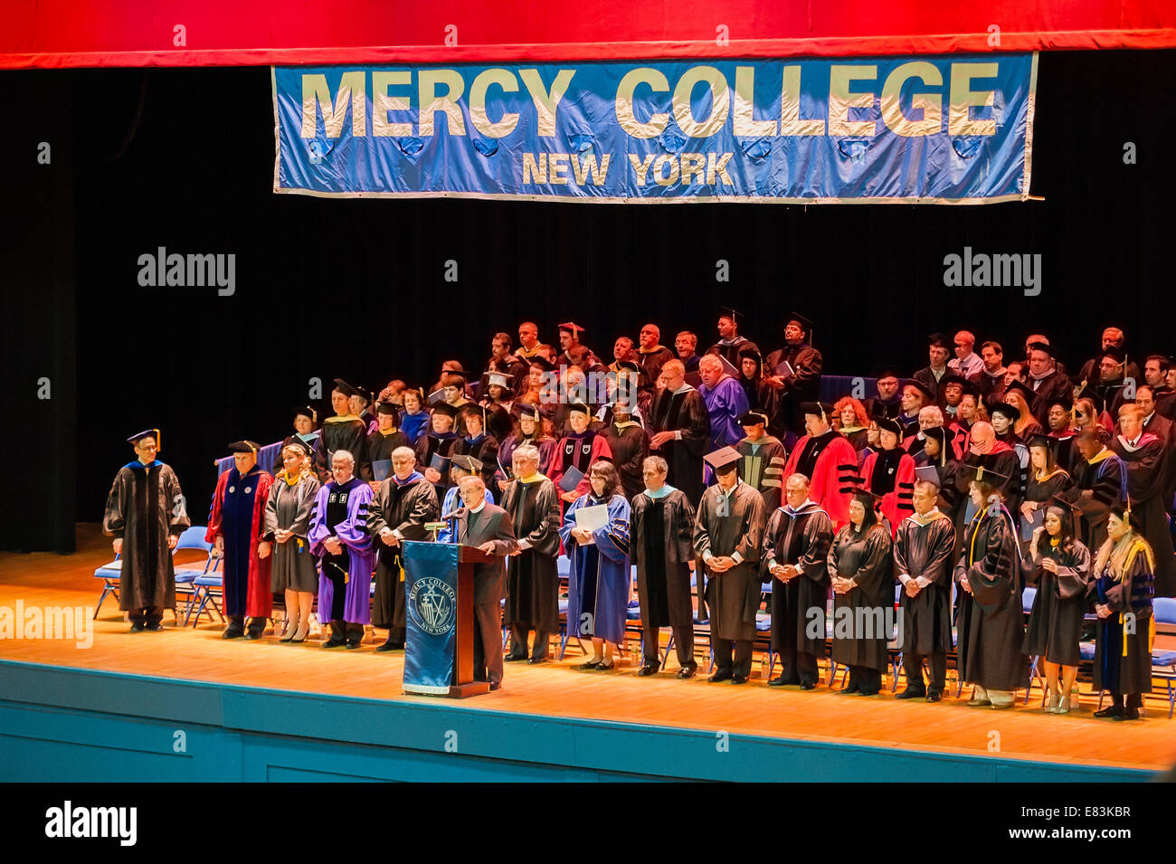 Una cerimonia di laurea presso un college statunitense. Foto Stock