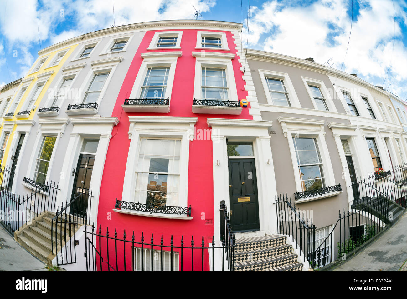 Fila di case a schiera a Notting Hill, Londra, Inghilterra, Regno Unito Foto Stock
