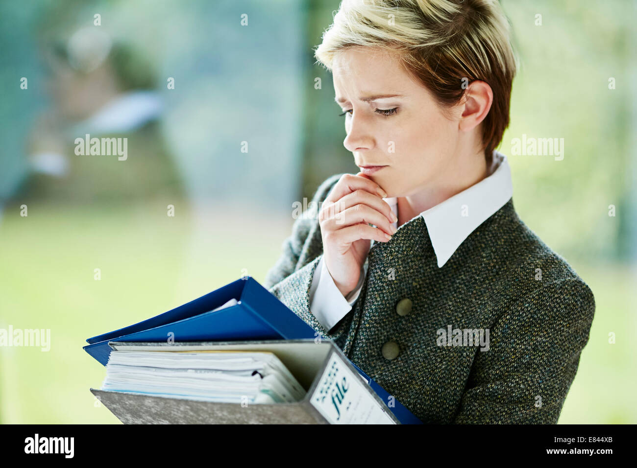 La donna ha sottolineato in office Foto Stock