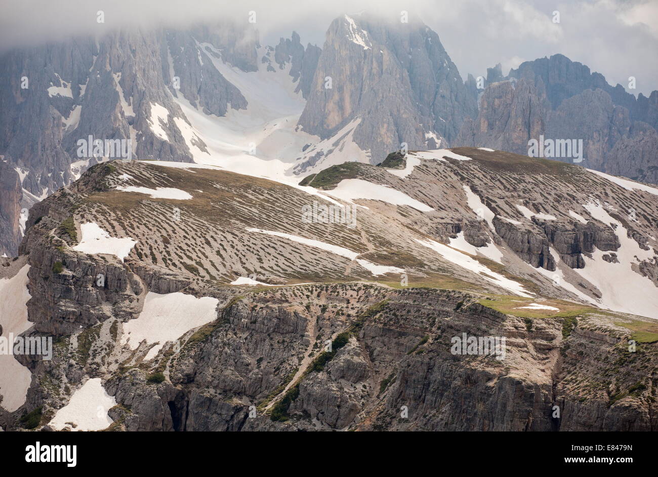 Strisce di pietra da frost heave in alta altitudine tundra, Tre Cime, Dolomiti, Italia Foto Stock