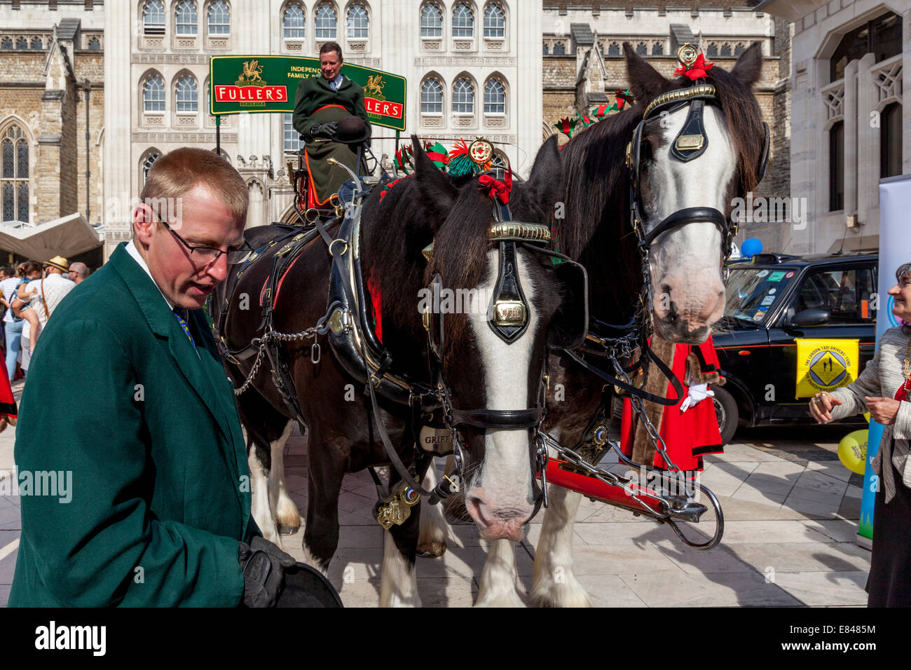 Produttori tradizionali Dray, la perla di Londra Kings & Queens Società Costermongers Harvest Festival a Londra, Inghilterra Foto Stock