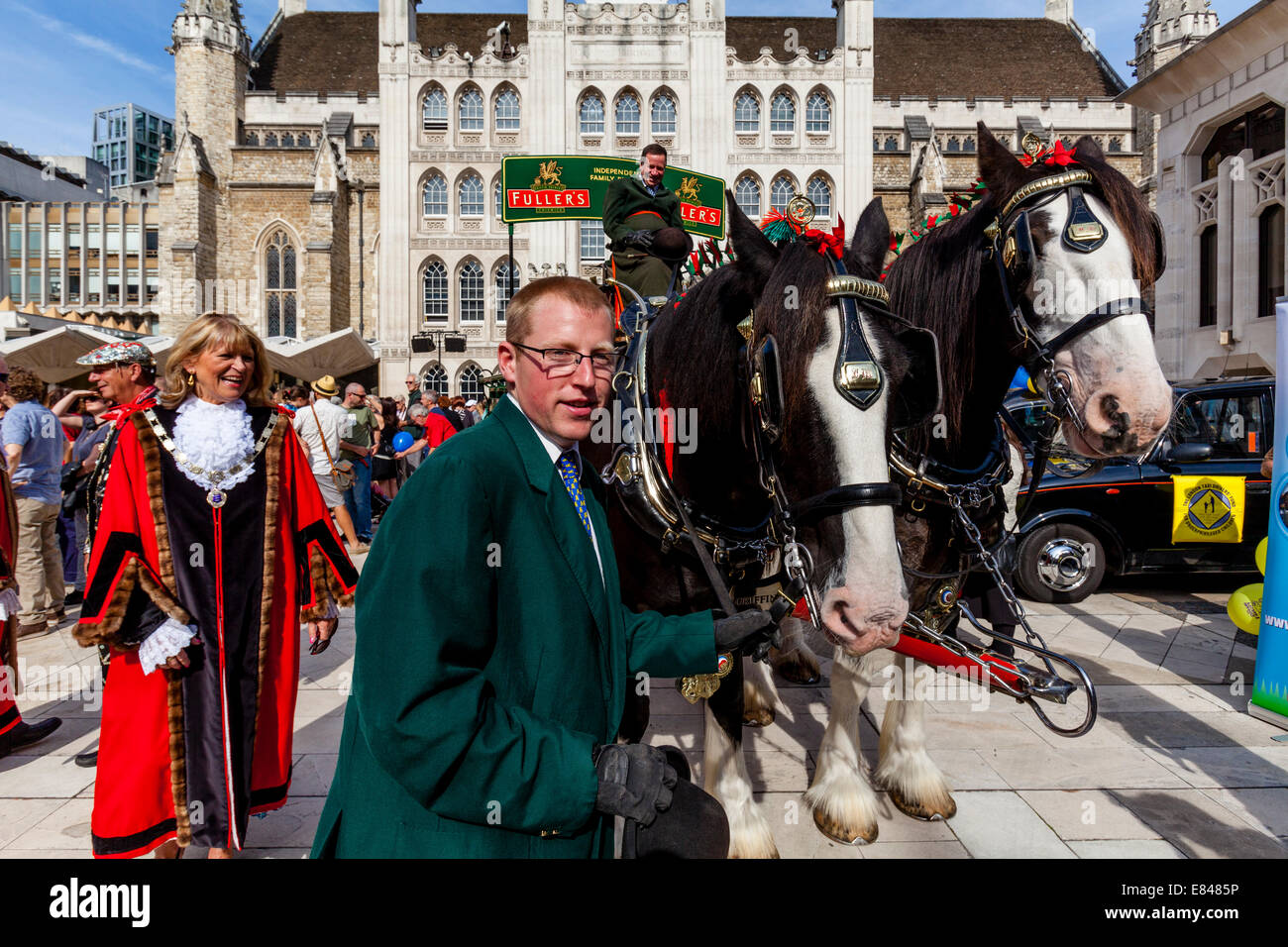 Produttori tradizionali Dray, la perla di Londra Kings & Queens Società Costermongers Harvest Festival a Londra, Inghilterra Foto Stock