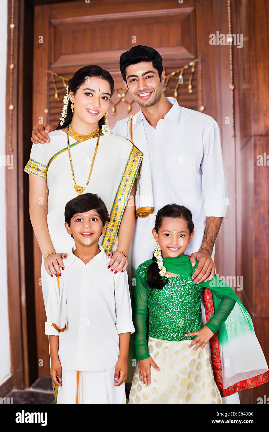 Sud famiglia indiana Uscio Foto Stock