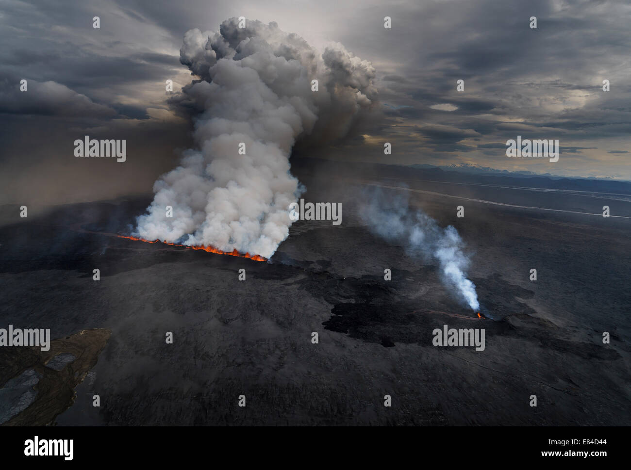 Lava e pennacchi dal Holuhraun eruzione fissurale dal vulcano Bardarbunga, Islanda. Foto Stock