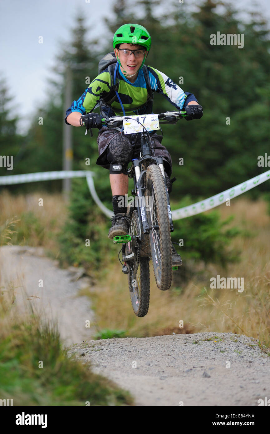 Giovane pilota in un moto enduro event Foto Stock