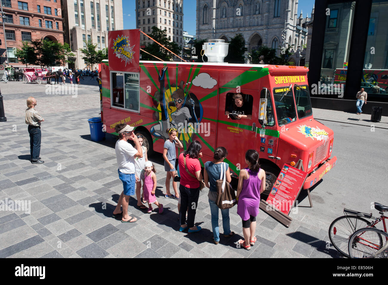 Mobile fornitore di cibo nella vecchia Montreal, provincia del Québec in Canada. Foto Stock