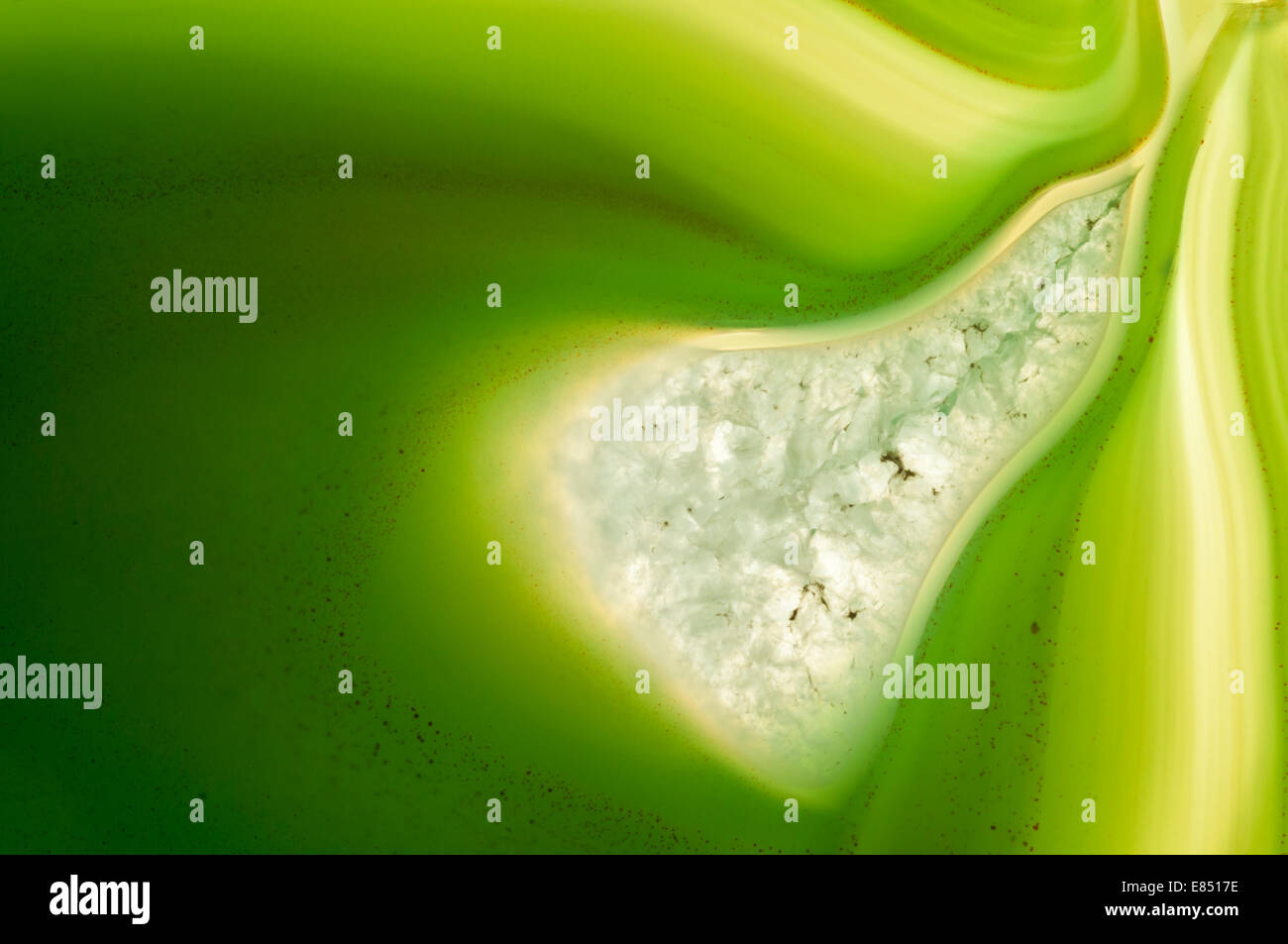 Strato sottile di agata verde, retroilluminato Foto Stock