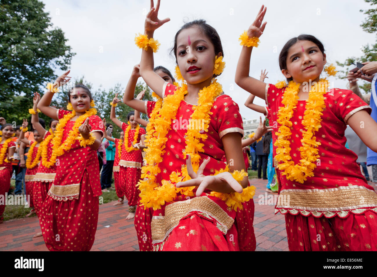 Musica classica indiana Odissi performance di danza da ragazze alla manifestazione culturale - USA Foto Stock