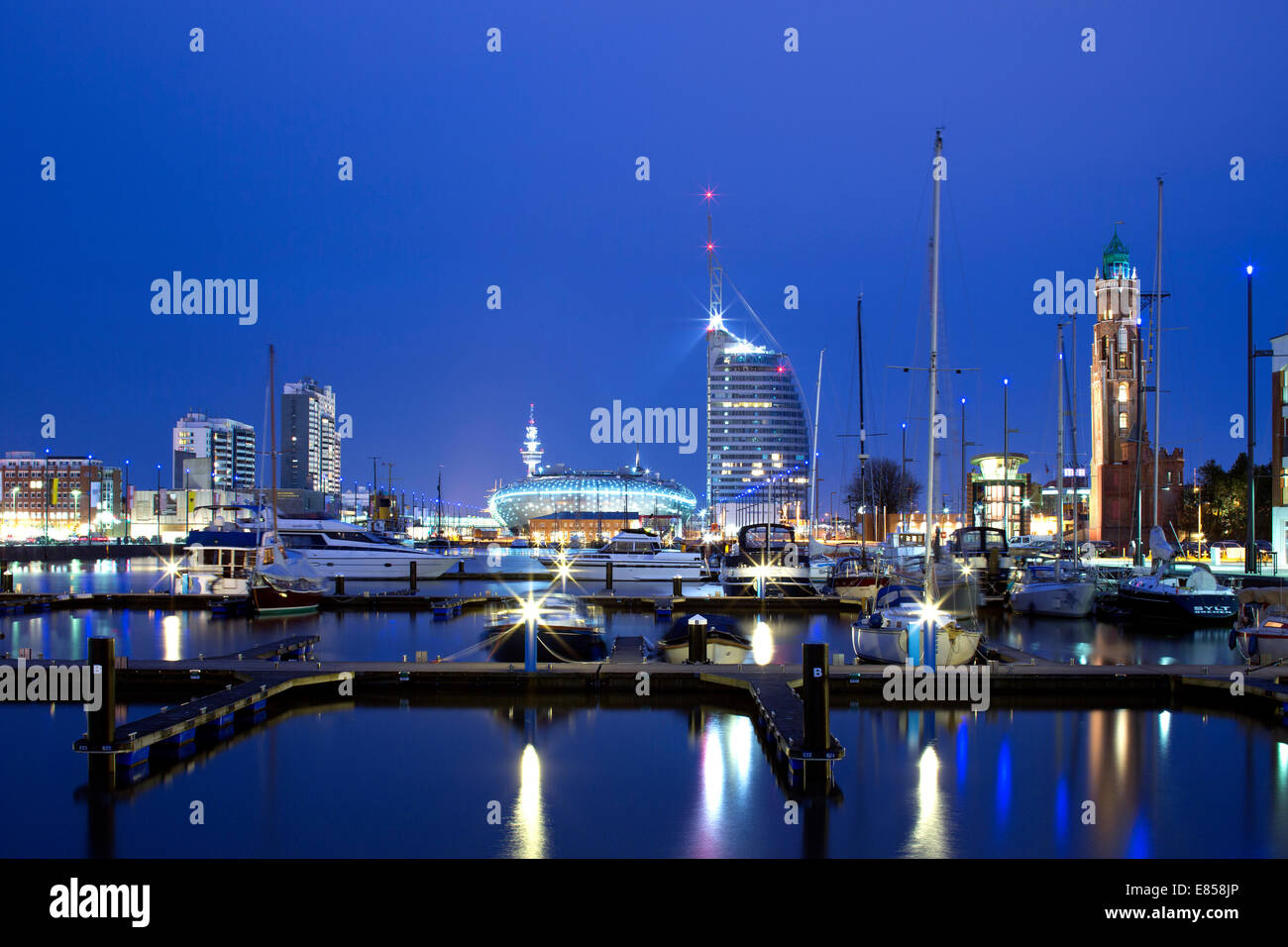 Mediterraneo centro shopping, Atlantic Hotel Sail City, Klimahaus Bremerhaven, centro di Columbus, Havenwelten, Neuer Hafen Foto Stock