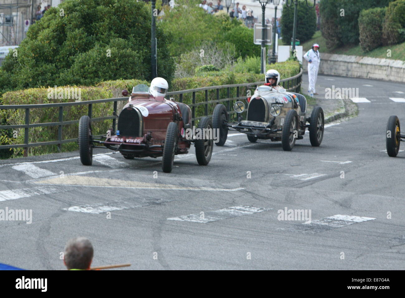 Auto racing a Angouleme intorno ai bastioni gara incontro 2014 a Fangio stand corner Foto Stock