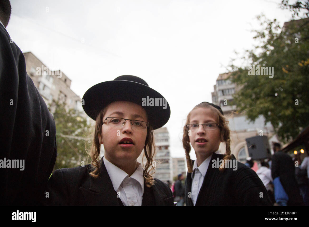 I seguaci del Breslov Hasidic movimento ebraico di fare un pellegrinaggio annuale a Uman ucraina per visitare la tomba di Rabbi Nachman. Foto Stock