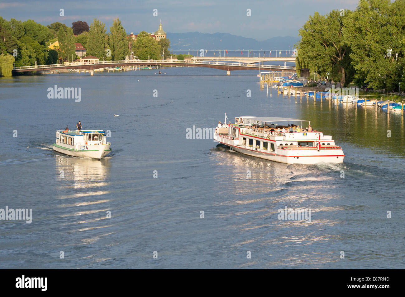 Le navi da passeggeri sul fiume Reno, Konstanz, Baden-Württemberg, Germania Foto Stock