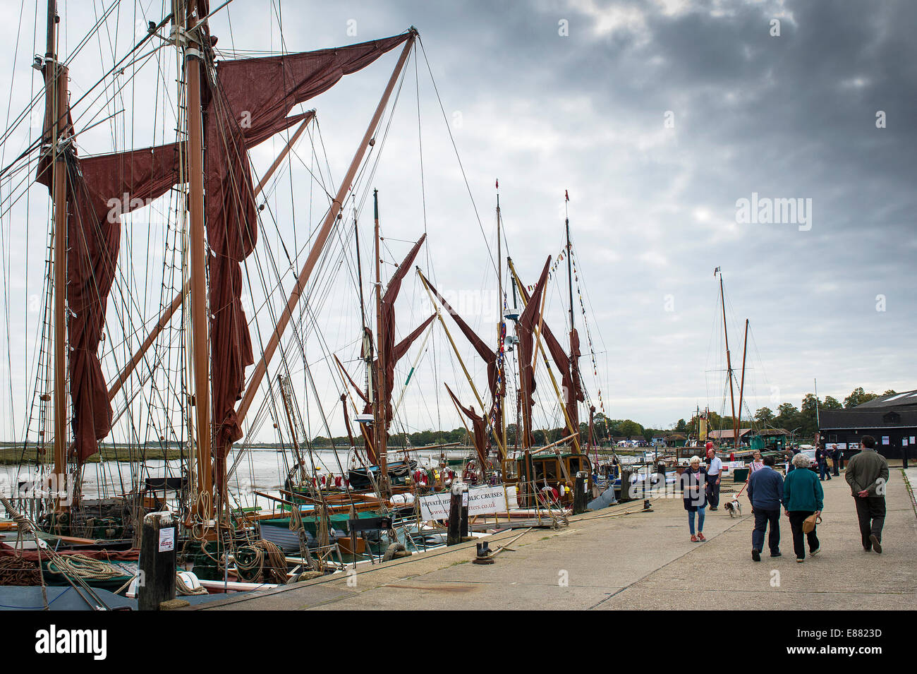 Chiatte a vela legata a Hythe Quay a Maldon sul fiume Blackwater in Essex. Foto Stock