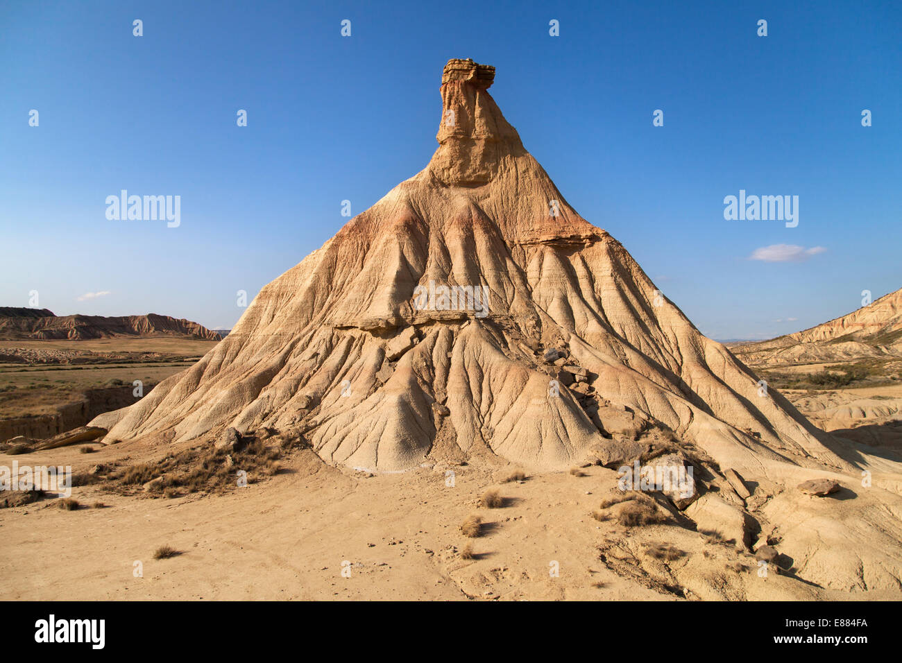 Cabezo de Castildetierra nel deserto delle Bardenas Reales, Navarra, Spagna. Foto Stock