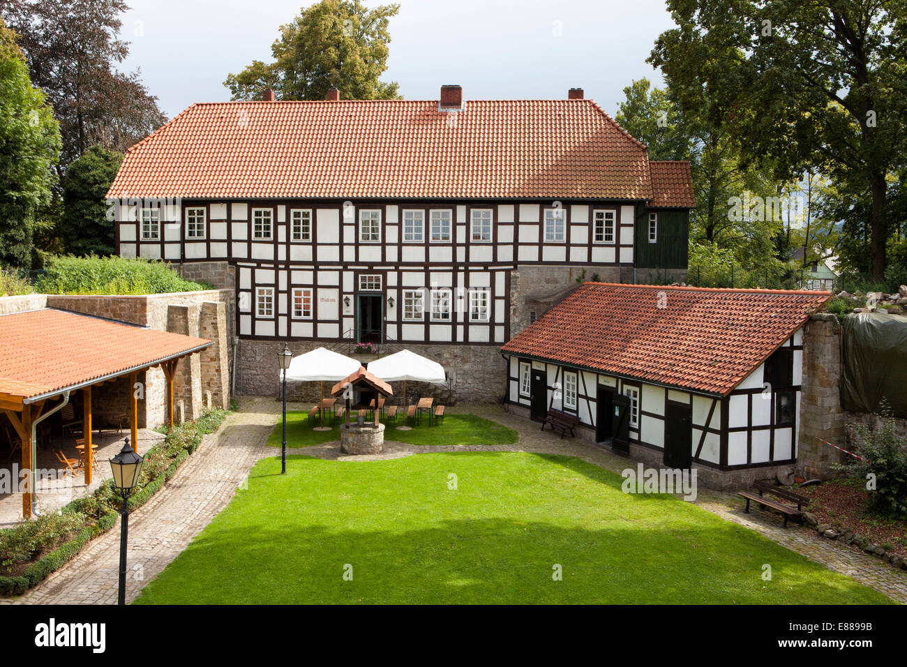 Museum, il cortile interno del castello rovina, Coppenbrügge, Bassa Sassonia, Germania, Europa Foto Stock