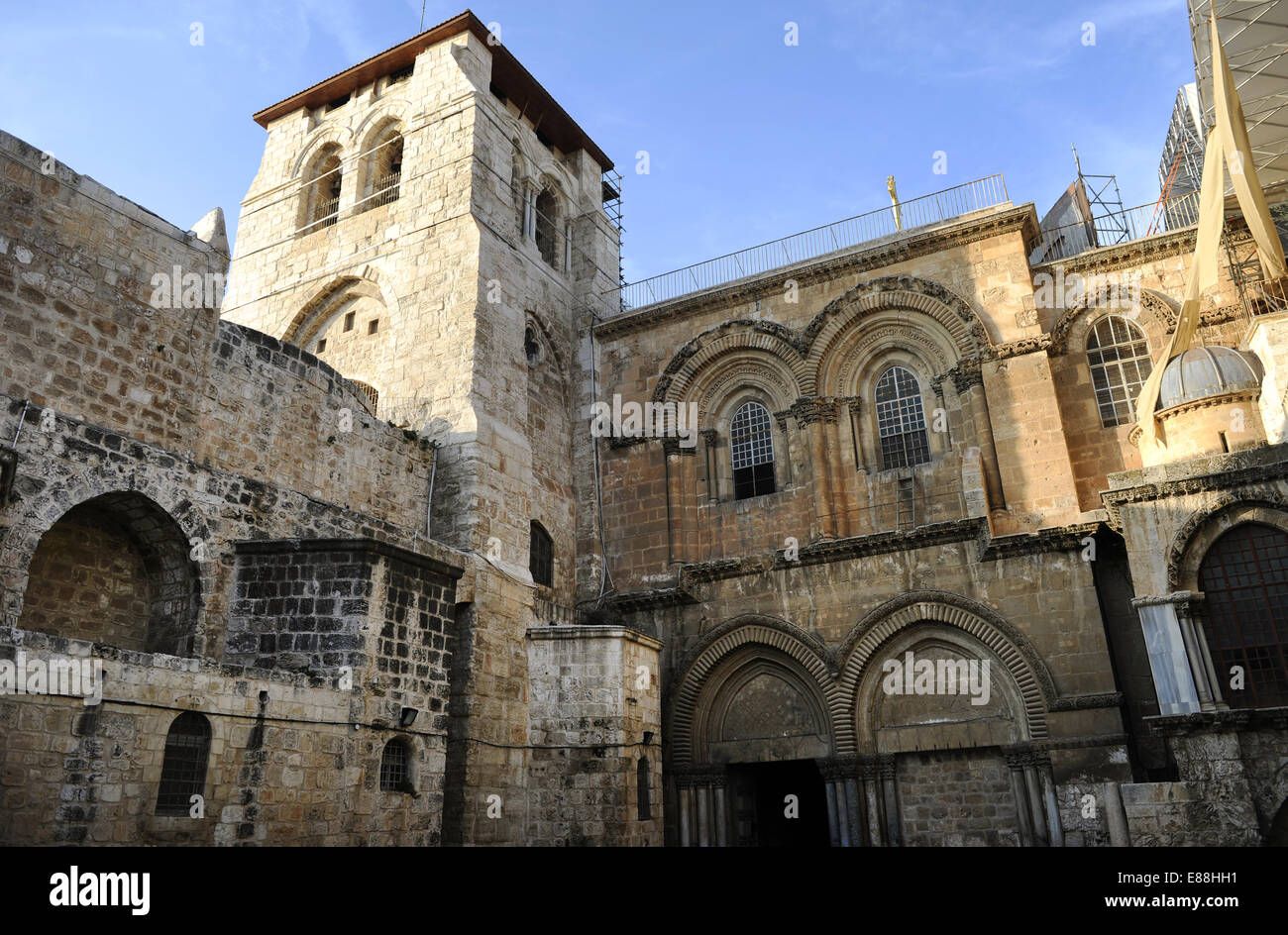 Israele. Gerusalemme. Basilica del Santo Sepolcro. La facciata dei crociati. La città vecchia. Quartiere Cristiano. Foto Stock