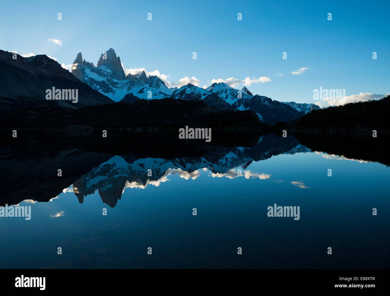 Fitz Roy Mountain Range, Laguna Capri, parco nazionale Los Glaciares, sito UNESCO, Santa Cruz Provincia, Argentina Foto Stock