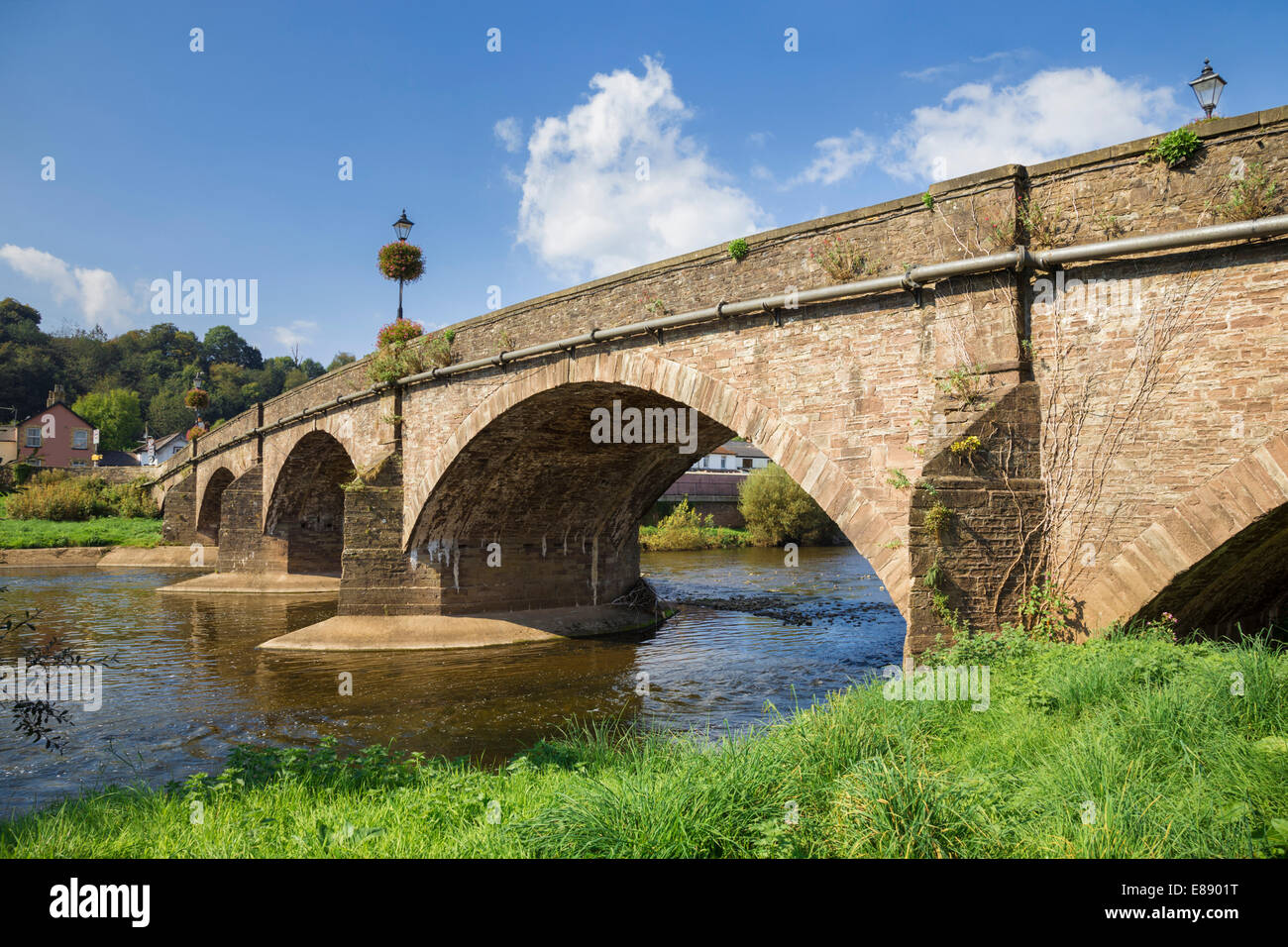 Ponte sul fiume Usk a Usk, Monmouthshire. Foto Stock