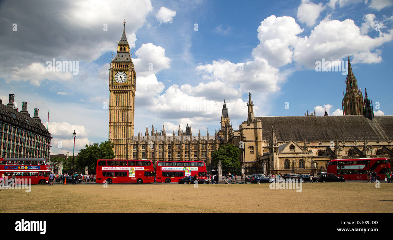 Le case di Parliament-The Palace di Westminster-The Elizabeth Tower con il Big Ben,la Camera dei Comuni e dalla Camera dei Lords Foto Stock