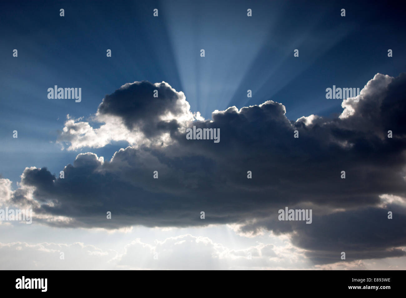 Set di sole oltre il Cerro Quemado montagna in Wirikuta, Real de Catorce, San Luis Potosi, Messico Foto Stock
