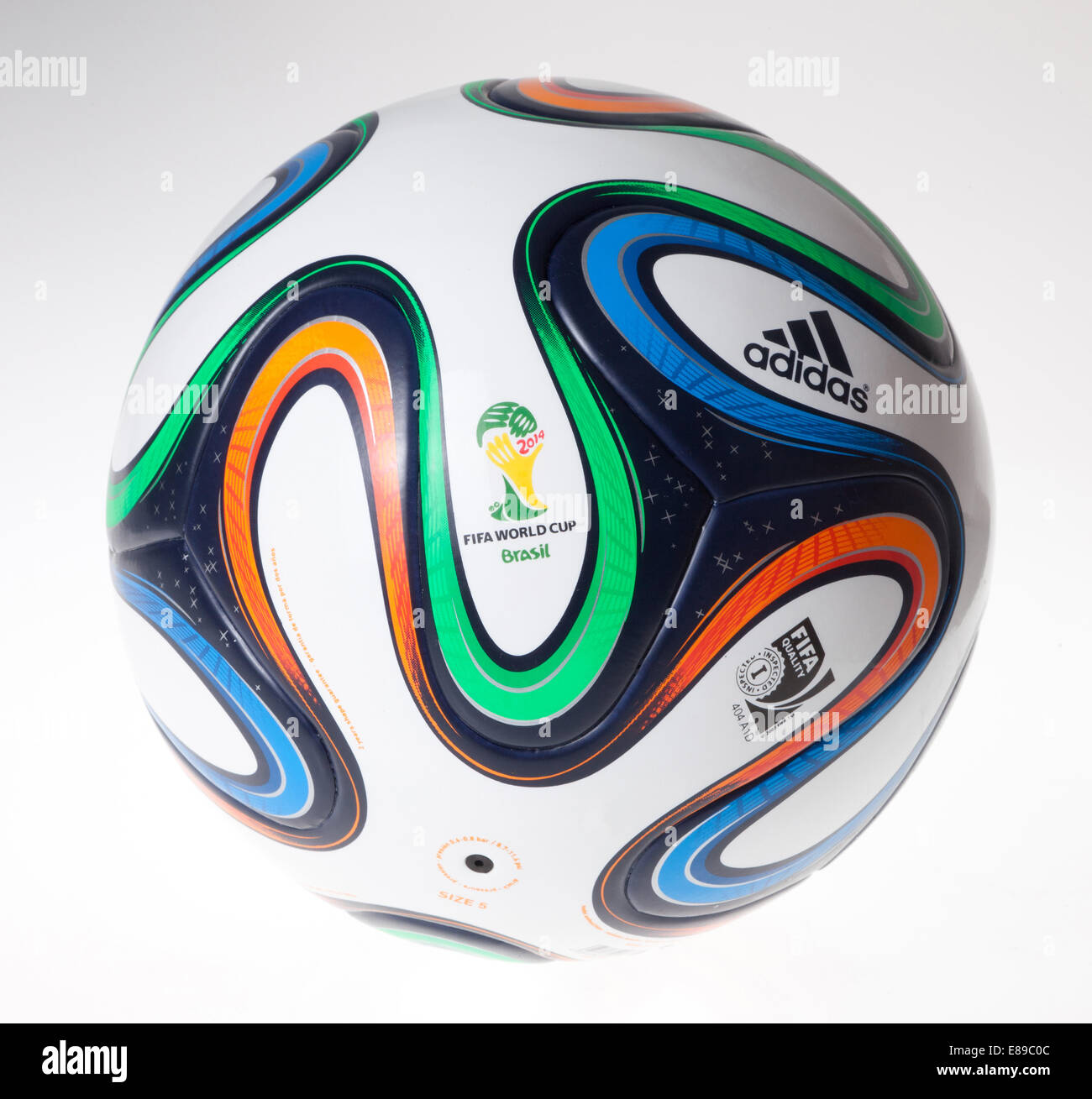 Berlino, Germania, official match ball della Coppa del Mondo FIFA Brasile 2014 Foto Stock