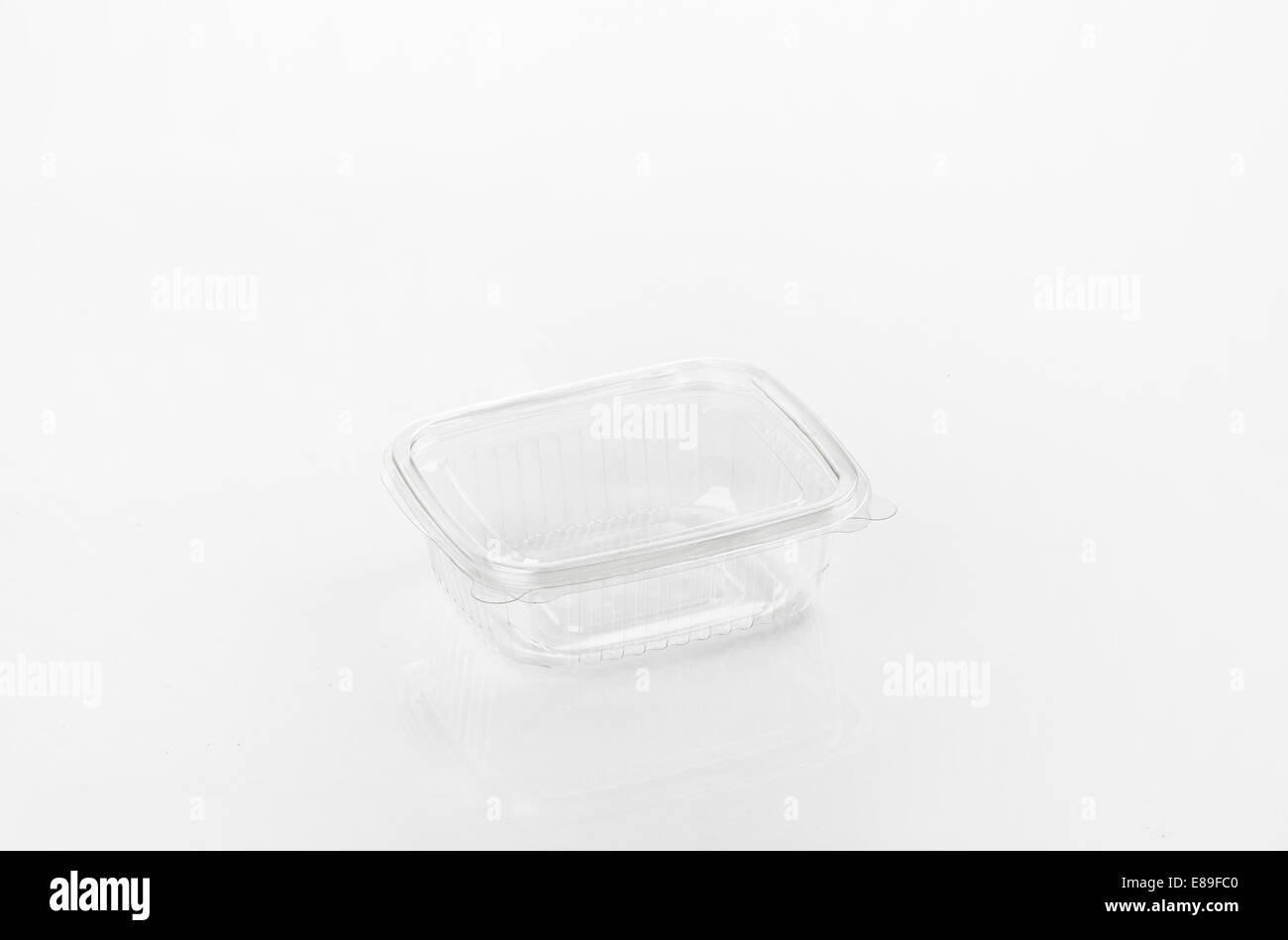 Contenitore in plastica per alimenti isolato Foto Stock