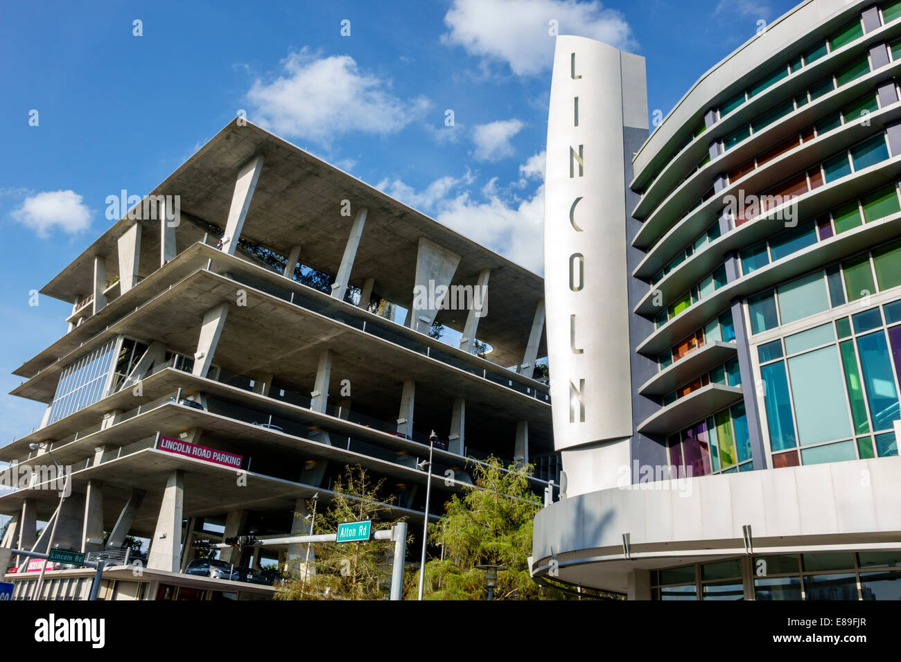 Miami Beach Florida, Lincoln Road, cinema, teatro, cinema Regal Cinemas, parcheggio, garage, multilivello, edifici, esterno, cartello, FL140420001 Foto Stock