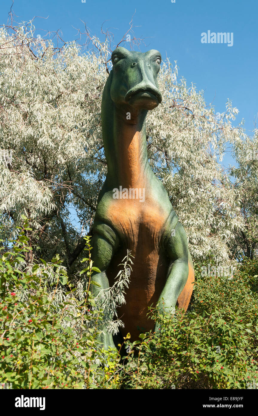 Elk203-6396v Canada, Alberta, Calgary, lo Zoo di Calgary, il parco preistorico, statua di dinosauro Foto Stock