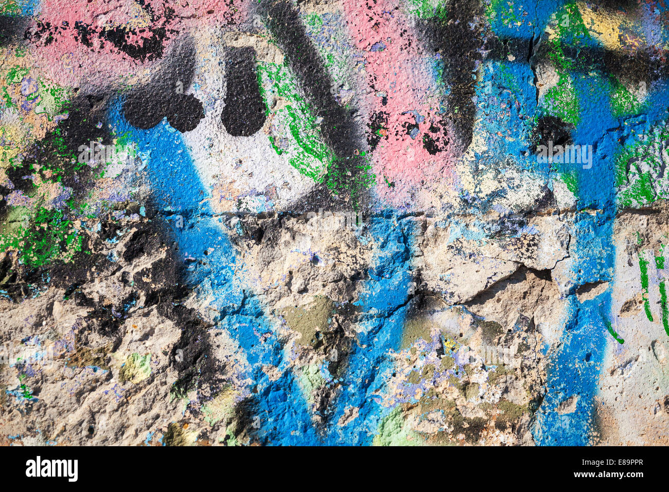 Abstract vernice colorata frammento graffiti urban sulla parete di calcestruzzo Foto Stock