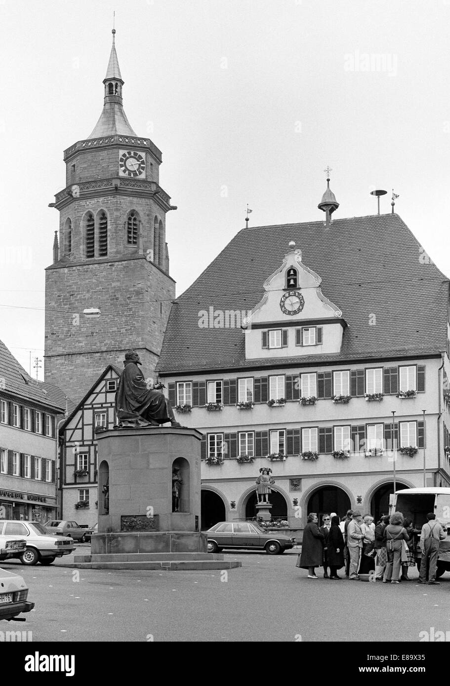 Achtziger Jahre, Stadtkirche San Peter und Paul, Marktplatz mit Denkmal Mathematiker Johannes Kepler, Renaissancerathaus und Skulptur Kaiser Karl V. Foto Stock