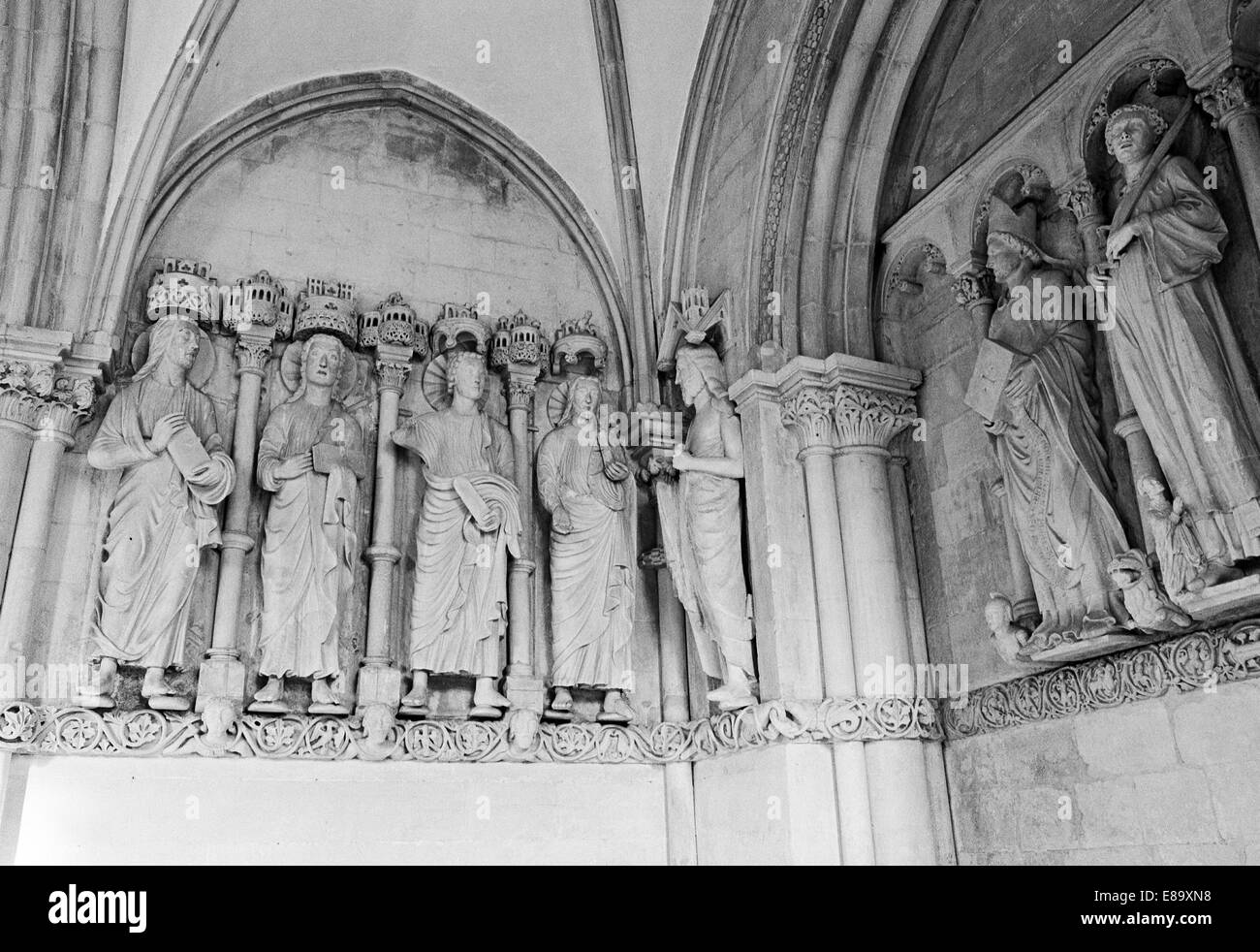Achtziger Jahre, Vorhalle Paradies mit Apostelfiguren im San Paulus Dom von Muenster, Muensterland, Renania settentrionale-Vestfalia Foto Stock