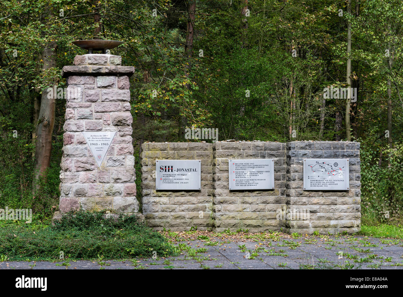 Memoriale al campo di concentramento i prigionieri, segreto Führer quartier generale per Hitler, ex bunker con 25 gallerie, costruito 1944-1945 Foto Stock