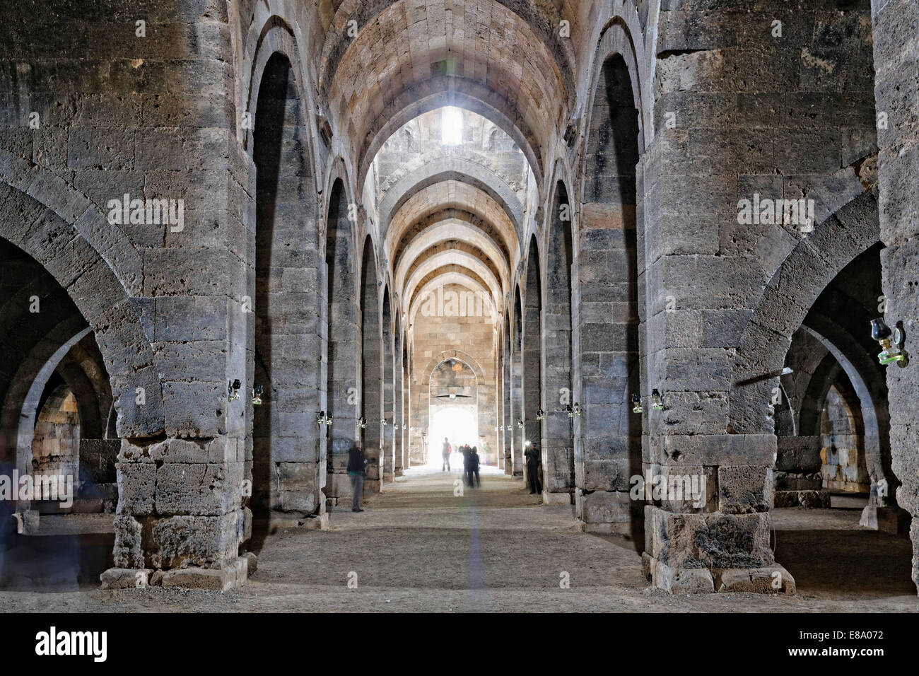 Hall di Seljuk Sultan Han Caravanserai, Sultanhani Kervansaray, Via della Seta, provincia di Aksaray, Anatolia Centrale Regione Foto Stock